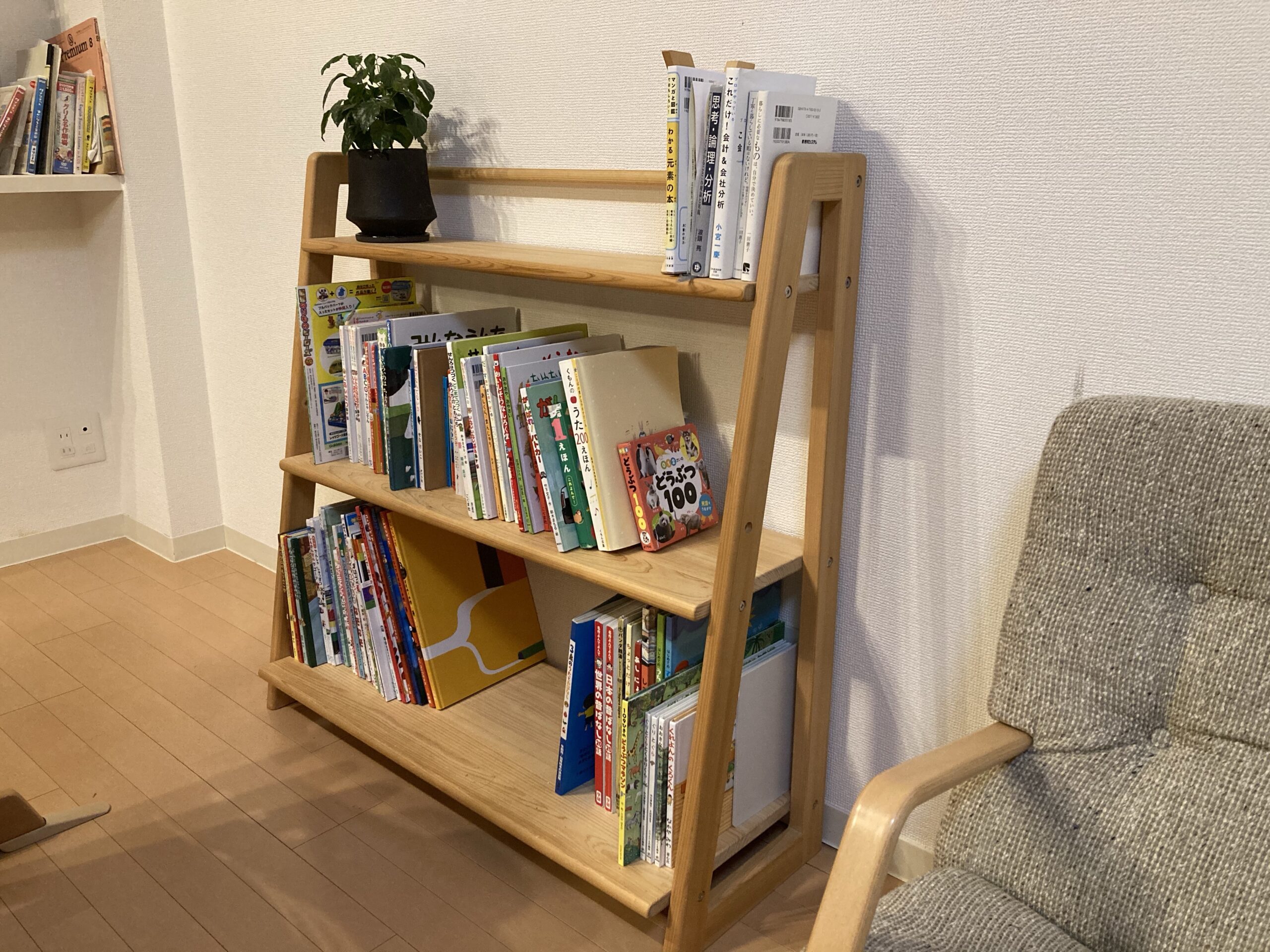 絵本棚を使わなくなったらオープンラックに組み替えられるヒノキクラフト
