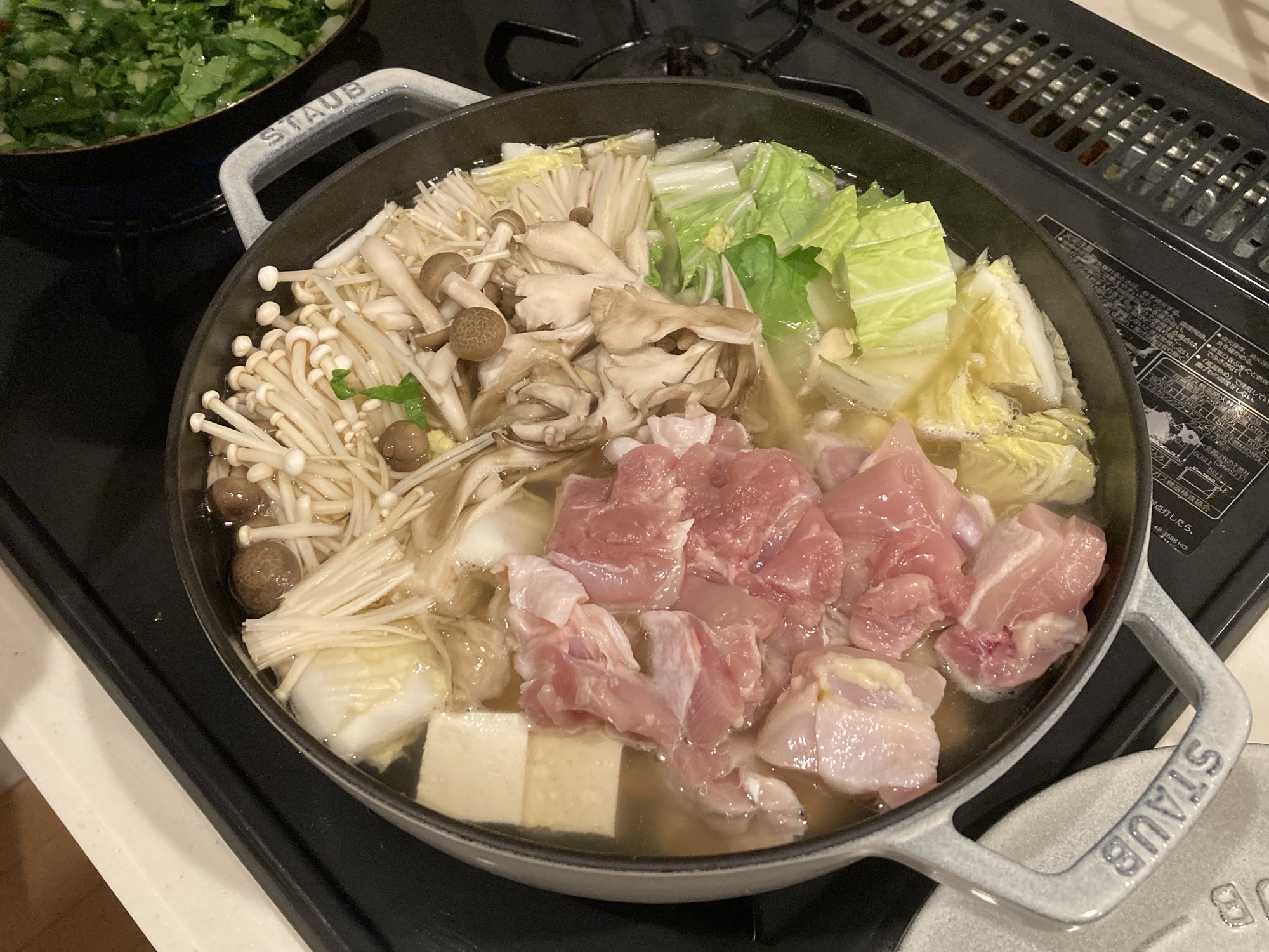 ストウブブレイザー24cmの使い勝手とサイズ感・鍋料理