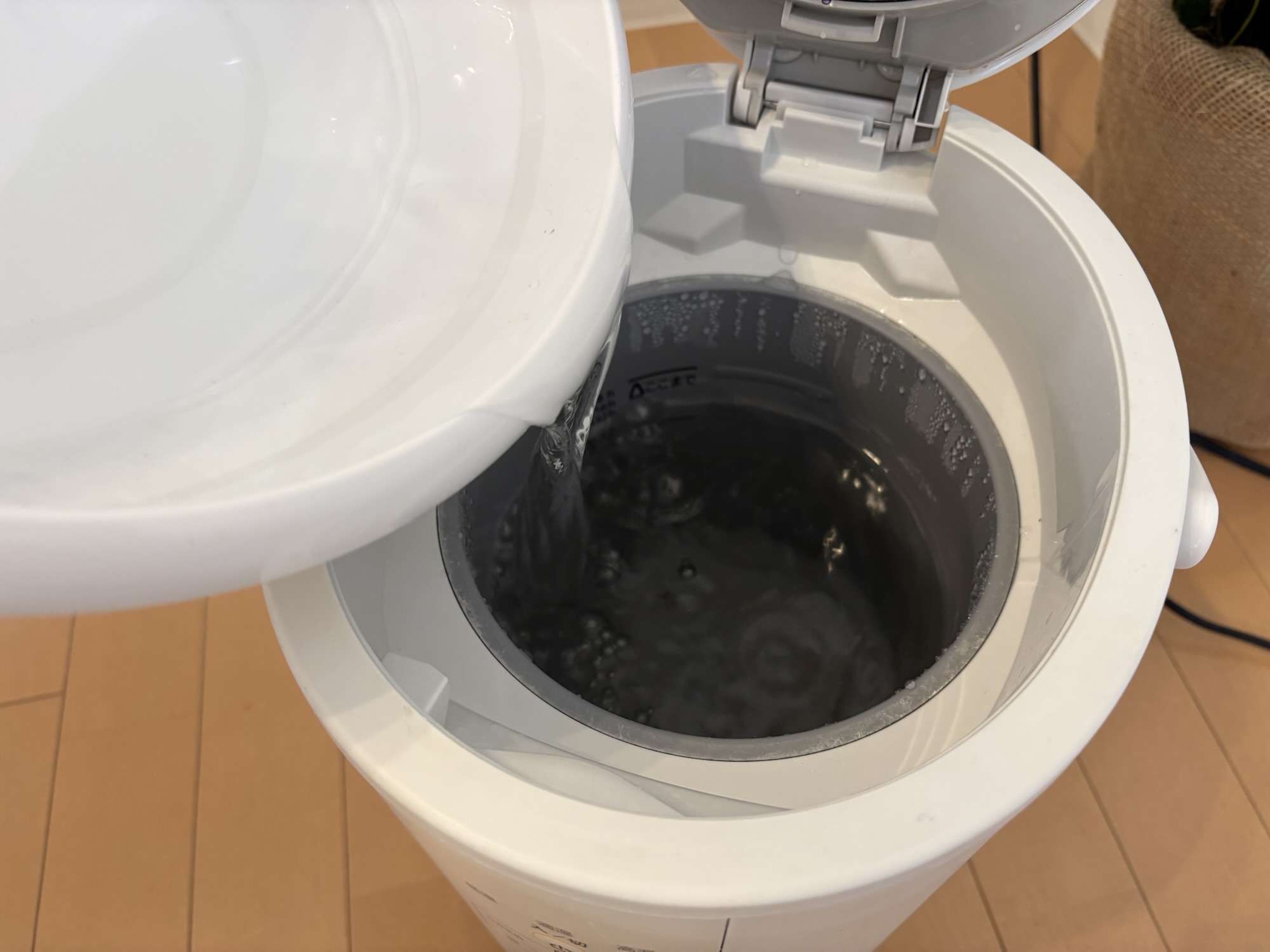 象印スチーム式加湿器を実際に使ったレビュー・蓋の開閉