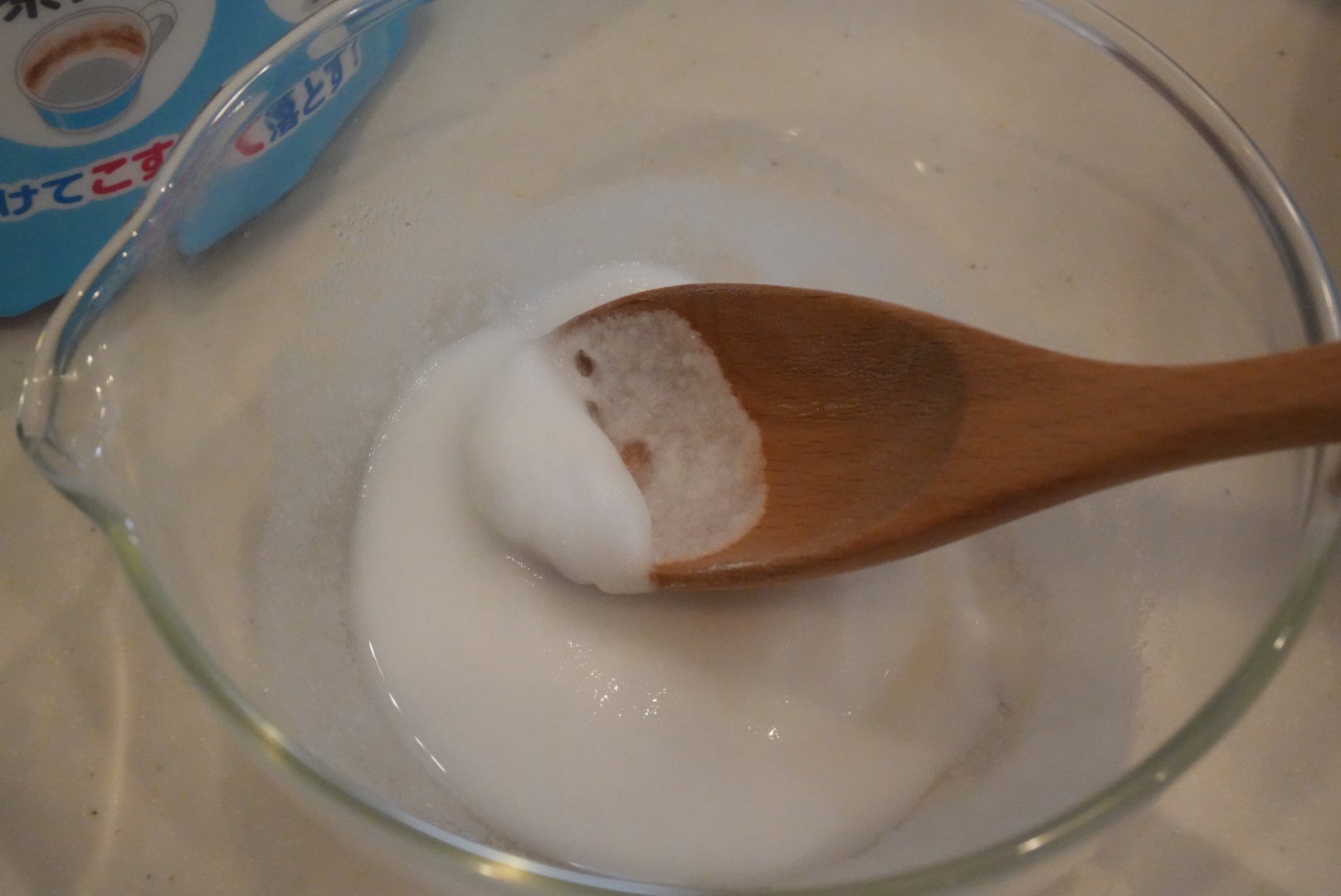 ストウブ外側の汚れ落とし 軽い汚れは重曹ペーストでOK